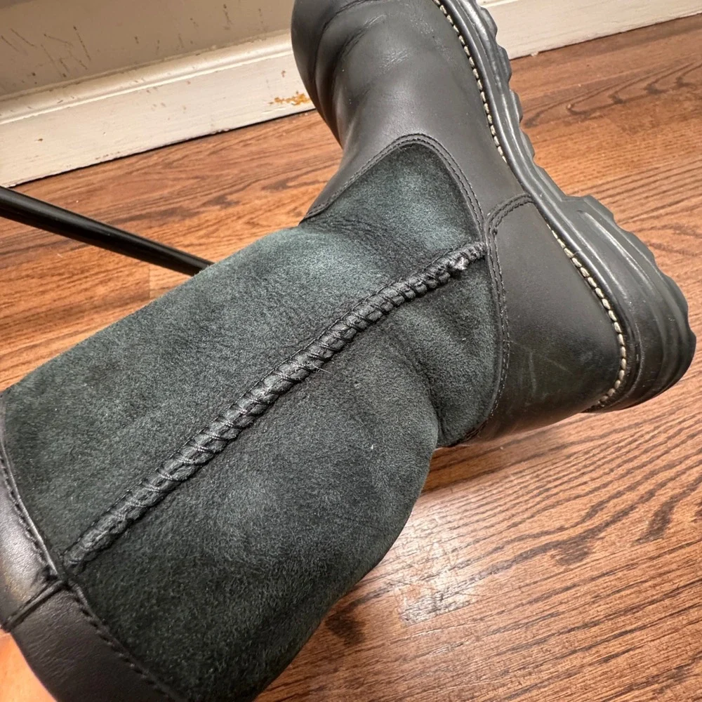 UGG Boots Brooks 5381 Womens Black 6 Leather & Suede Shearling Lined Lug Sole